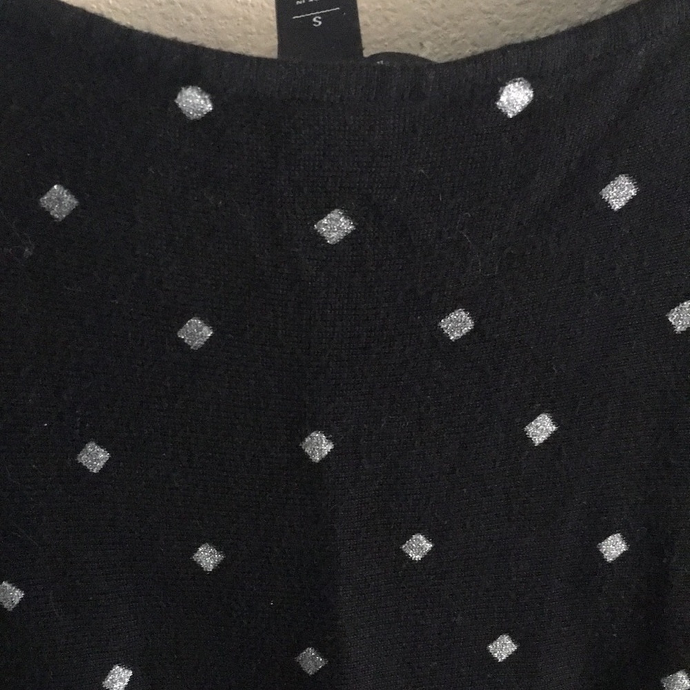 White House Black Market black & silver blouse - Picture 4 of 6